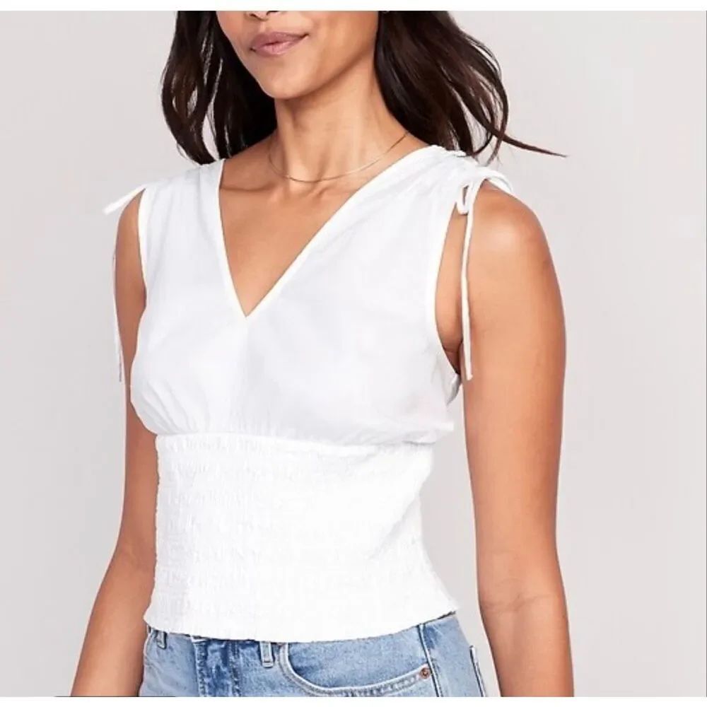 Old navy smocked white tie shoulder cropped tank size large